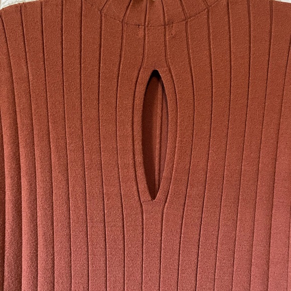 GiGio Ribbed Maxi Dress Size Med. - Clay Color - Picture 6 of 11